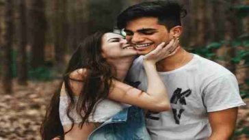 girl kisses boy after giving her number